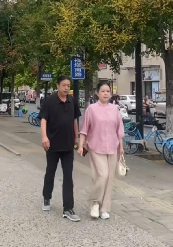 许妈姚爸这回从开封回到九江，传回来的消息让人心里头一咯噔：他们用了个词，叫“进球