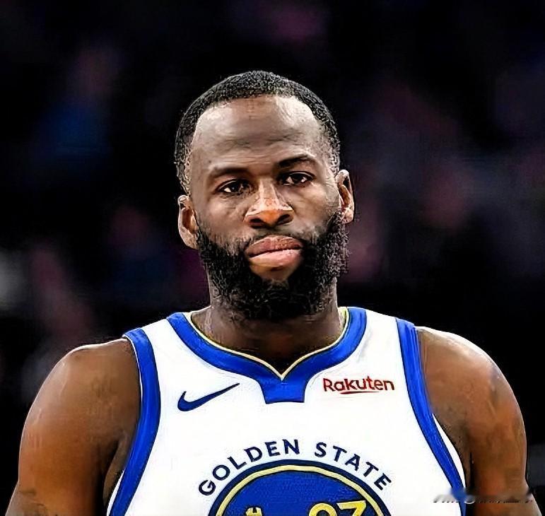 勇士管理层终于舍得交易追梦格林！根据记者Slater报道，勇士已经正式将追梦