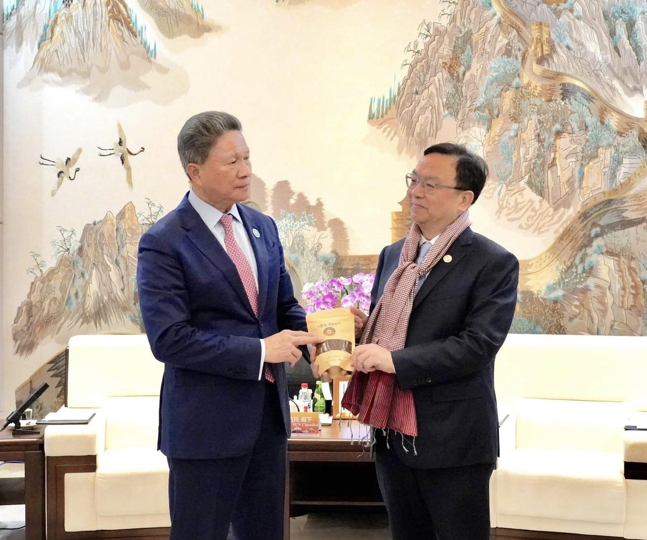 王传福太激动了！柬埔寨副首相亲自到比亚迪深圳总部拜访考察，有与比亚迪进一步合作的