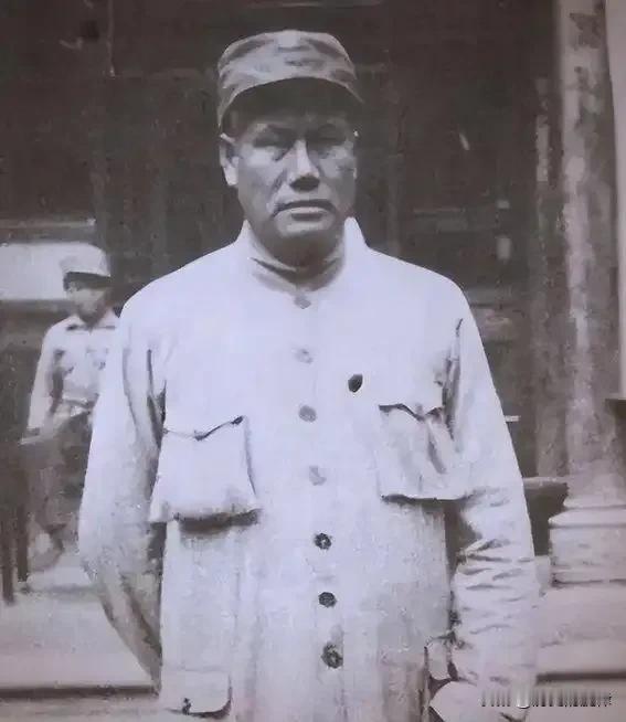 1939年贺龙举荐老部下升任旅长，毛主席反问一句，点醒全军用人之道1939