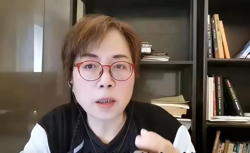 黄智贤变节了？她公然站队韩国瑜，痛斥季麟连，揭季麟连的老底，说他以前是陈水扁阵营