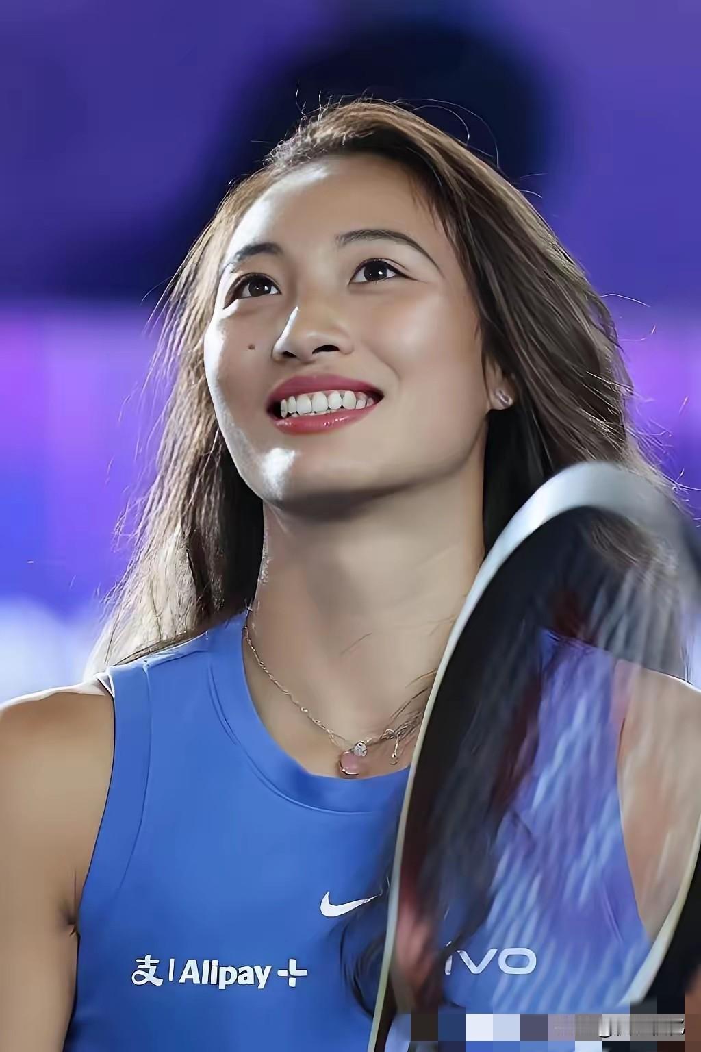 郑钦文成功打入美网第三轮，一众代言赞助商这下高兴坏了​​历经三盘苦战，郑钦文2