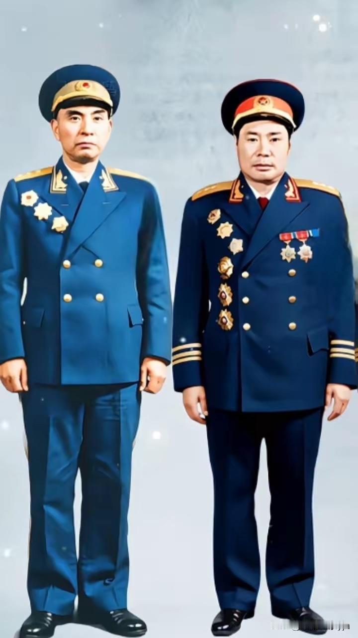 这张照片的二个将军都是谁，听说只有60以下才认识，能全部都叫出名字的说明这个人很