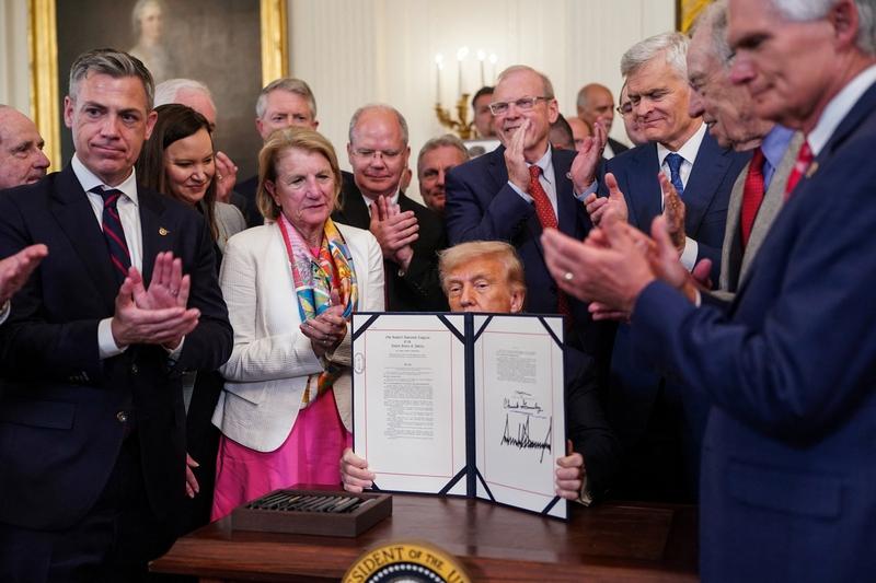 中美谈妥经贸问题，某些美国盟友确实有沦为“小丑”的既视感。10月30日，商务部官