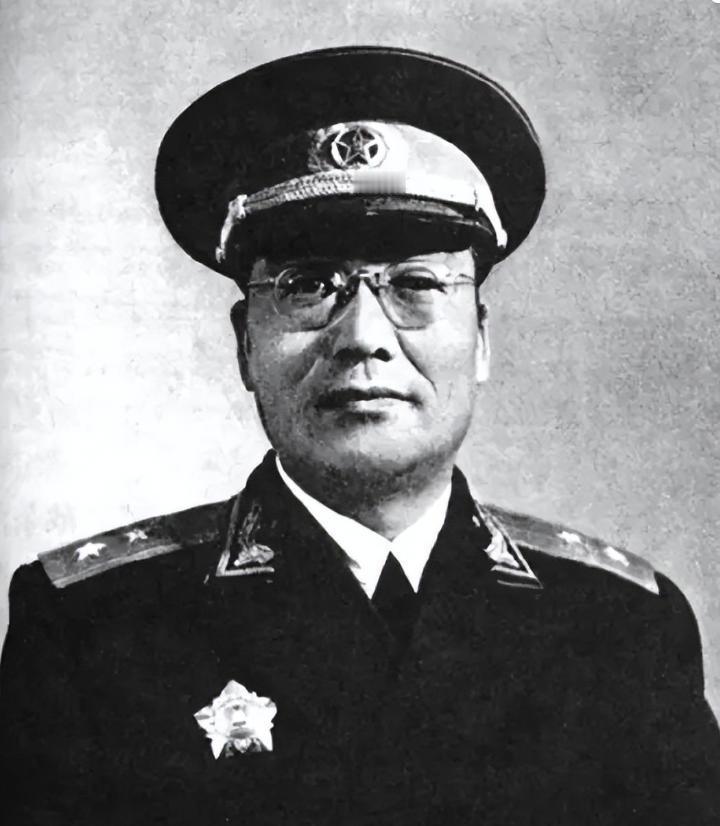 1973年，被特赦后的李仙洲被周恩来亲自接见，临别时，周总理问他：“你有什么要求
