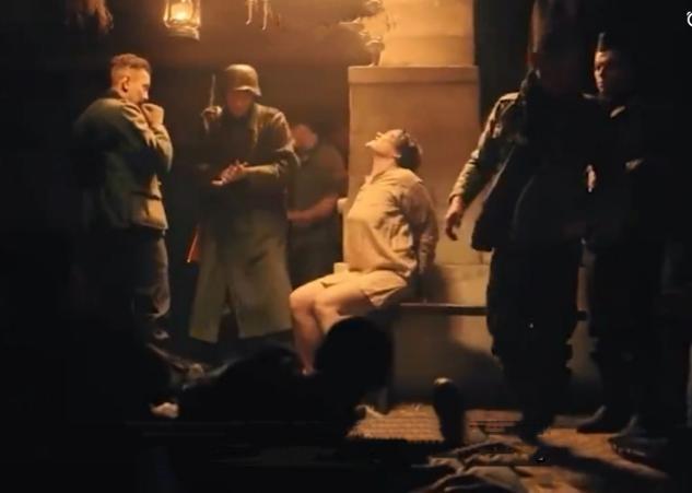 3万犹太女人被关押，寒冬腊月不让穿衣服，只为随时满足纳粹分子的兽性！二战中，犹太