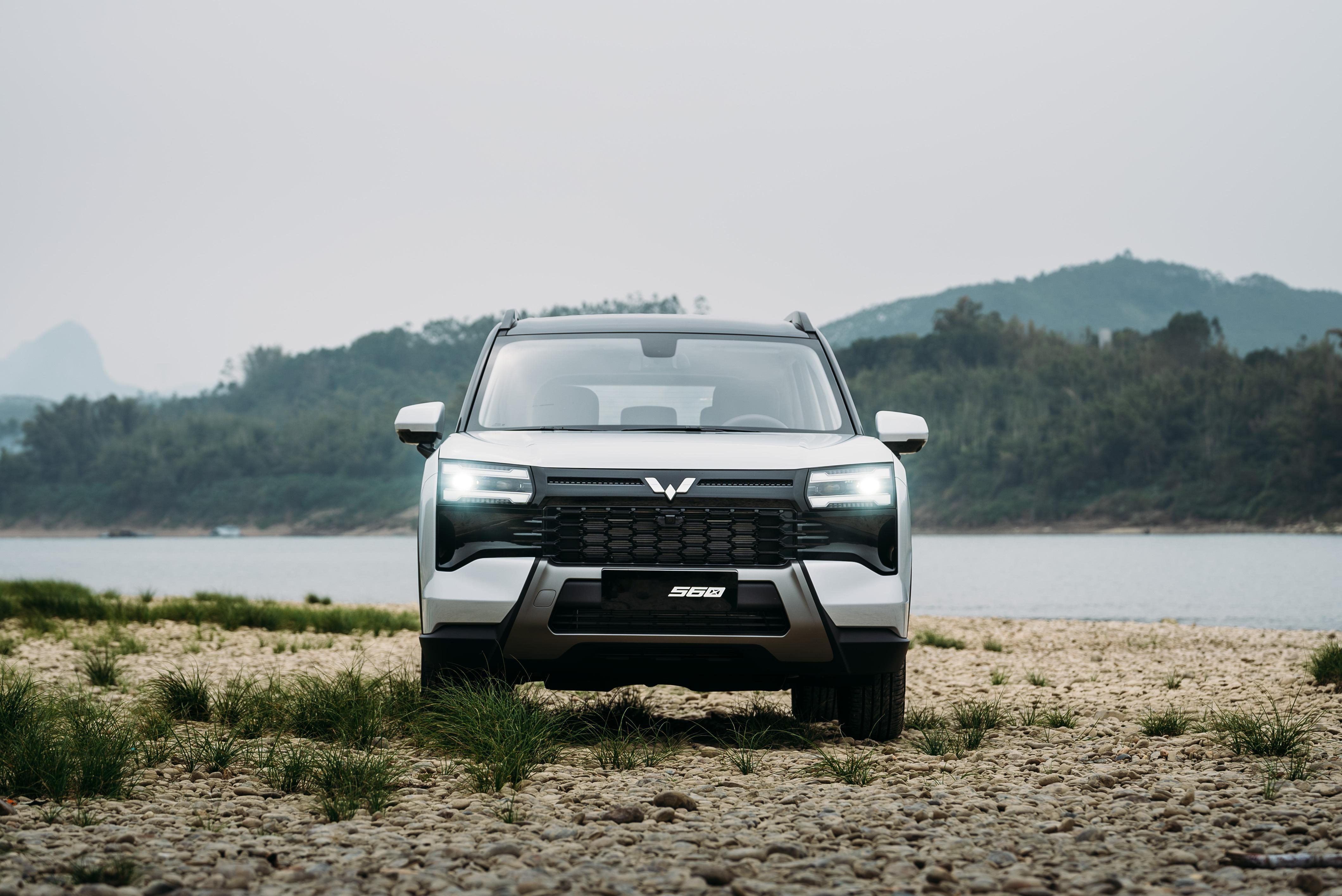 五菱硬派风格SUV「星光560」亮相东盟车展，同步开启了首发抢订，首发权益价5.