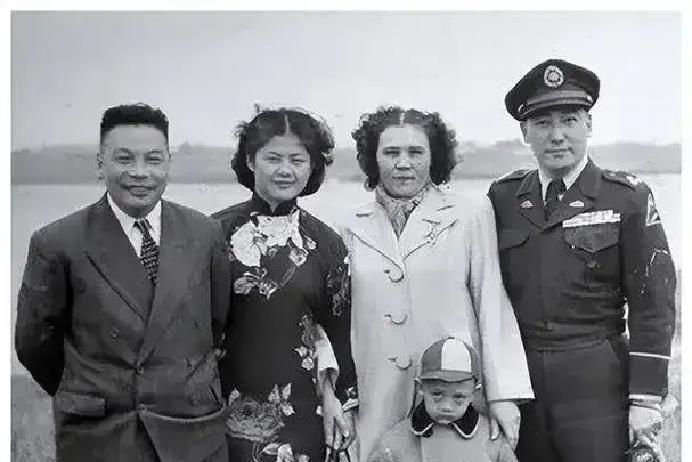 1948年，蒋介石找他谈话，问他能不能守住洛阳，他当场拍胸脯：就是天空下刀子，学
