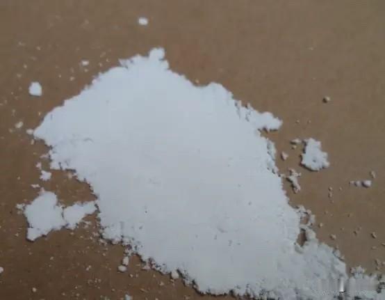 全网最离谱“毒枭”！四川男子靠冰糖冒充毒品带货，卷翻毒圈，结局出人意料谁能想