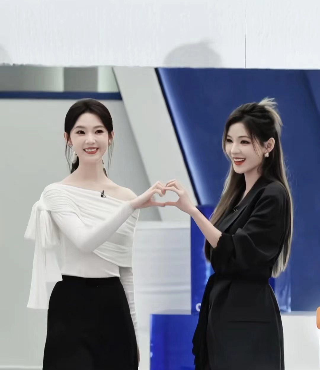 陈瑶你是来参赛的不是来相亲的陈瑶快调整状态！你是来浪姐舞台发光的，不是来相亲介绍