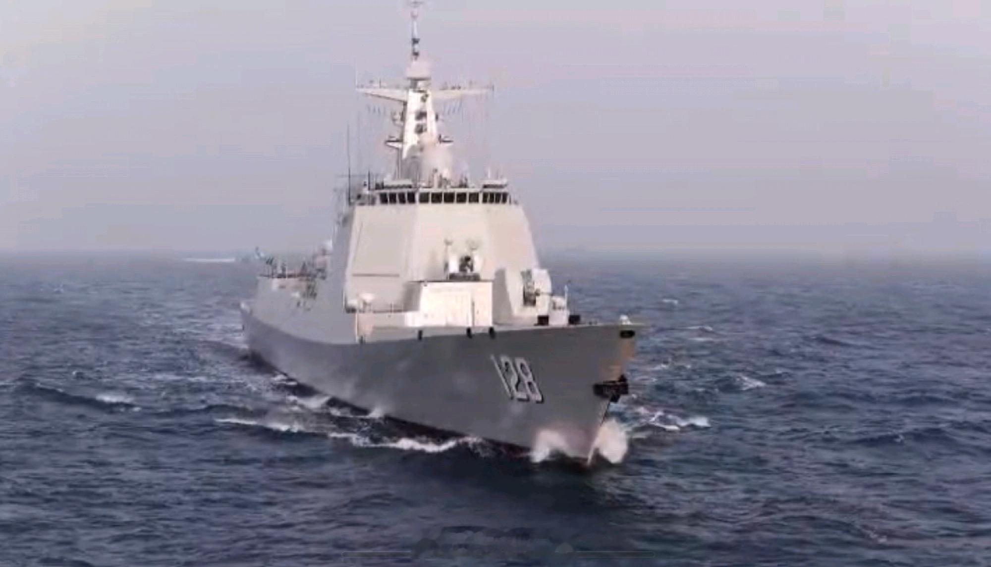 渣图就渣图吧，官宣就行新052D改甘孜舰，舷号128四川舰队第三艘052D烽火问