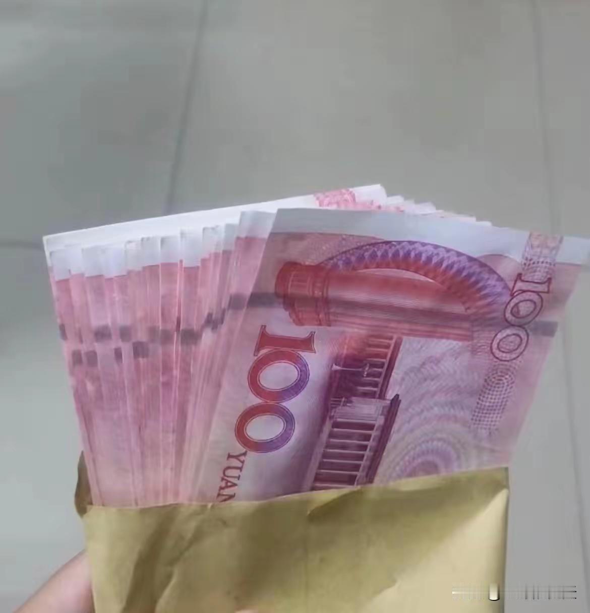 我侄子刚工作不久，来我这边办事。专门来我家，空着手来的，没吃饭坐着说几句话问问我