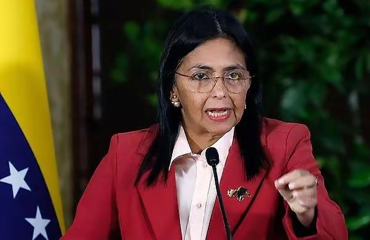 特朗普这回，怕是要把自己大腿拍断了！前脚刚把马杜罗弄走，以为委内瑞拉这块