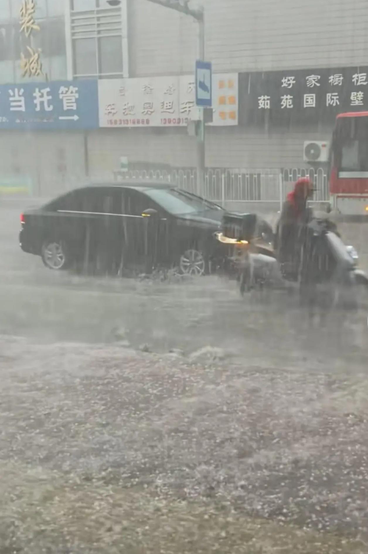 雨带真的北移了？北方雨水多了，到底是福是祸？最近，北方多地暴雨频频冲上热搜。