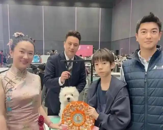 霍思燕140斤穿旗袍夺冠，她凭什么活得比“纸片人”更爽？