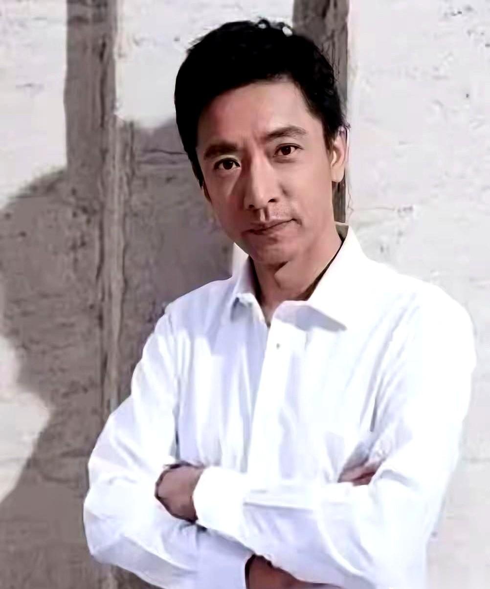 妈呀，我三观都震碎了。中戏表演系主任，教出易烊千玺、李兰迪的那位，王鑫……自