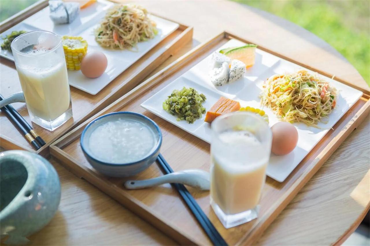 早餐为什么不建议吃面条？医生：不止面条，这三类食物，也要少吃林阿姨六十岁出头，