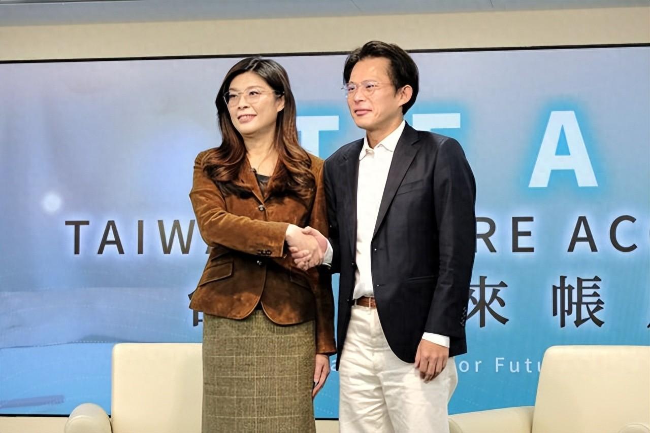 蓝白陷龃龉！黄国昌：“国民党利用完了就踹开”　郑丽文：“蓝白合大局仍然稳健”