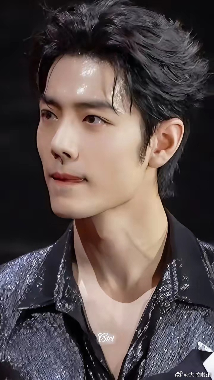 终于知道肖战为什么会是顶流论演员的自我修养，先看看肖战。在电视剧品质盛典上，肖战