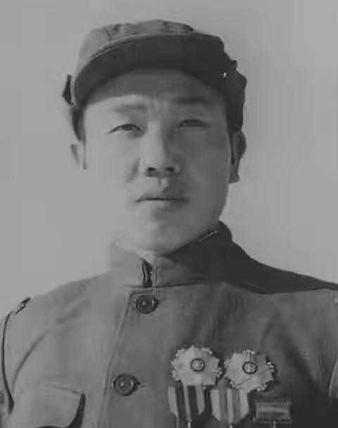 1950年11月29日，一位志愿军排长无视上级命令，放弃驻守高地，放走了美军的5