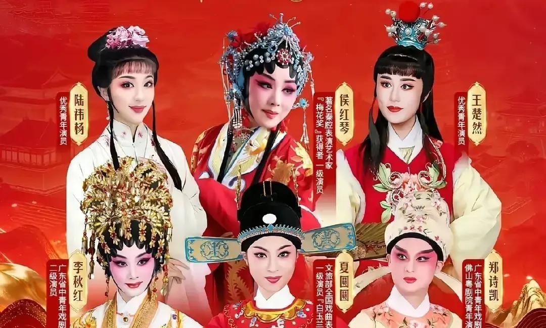 西装。星空。一句感谢同行。董宇辉团队的地铁广告刷屏了。成本？秘密置换，