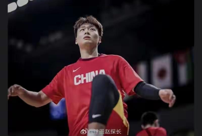 CBA马上新赛季最受关注的前四名球员是，张镇麟只排第三说的这4名球员，都是转会