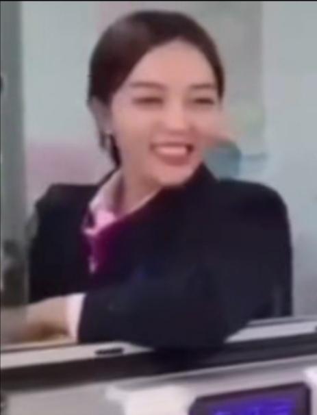 男子在疯狂追求一女子，他对女子表白：嫁给我吧！想不到女子的一番话，令男子无地自容
