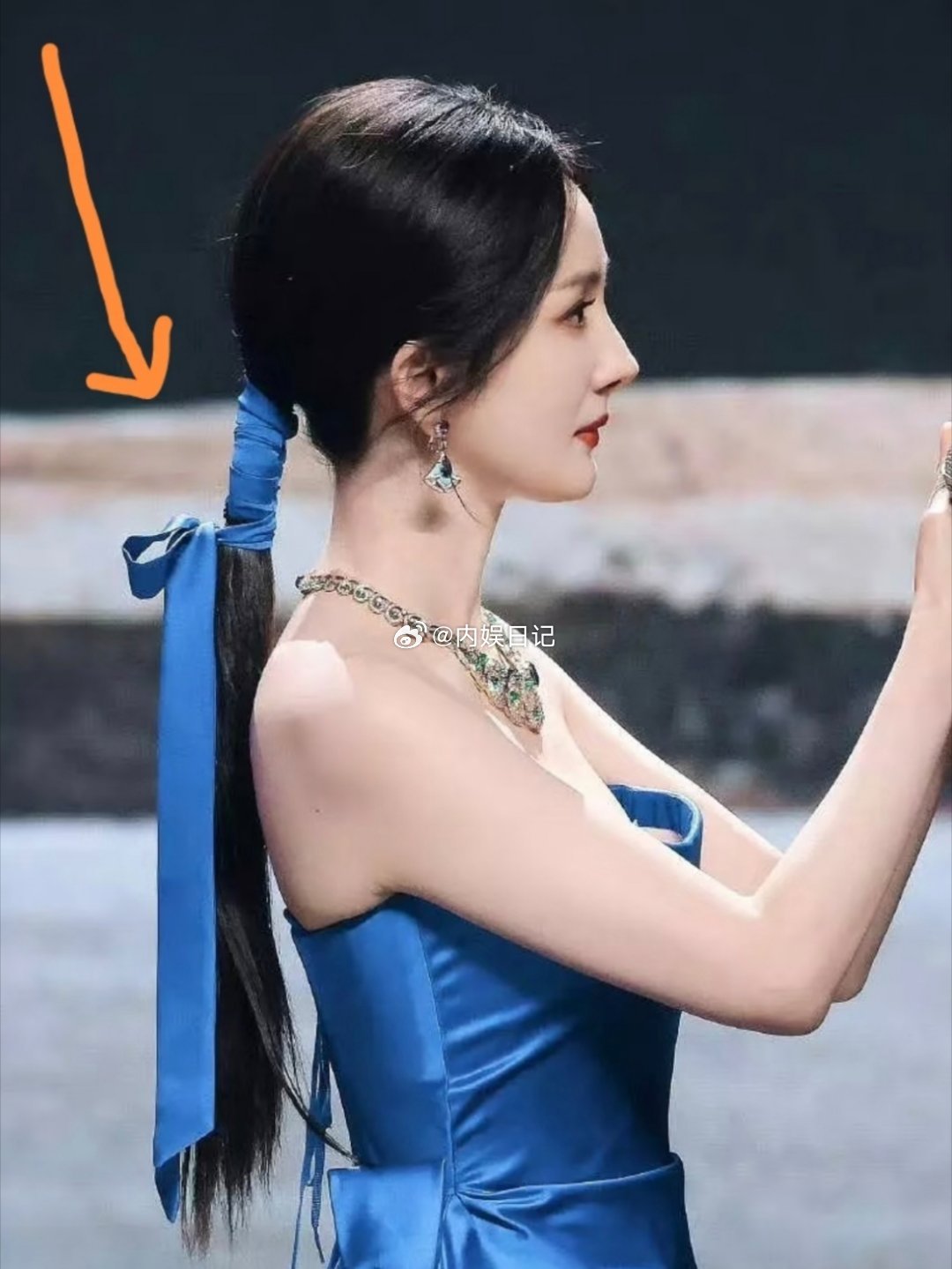 杨幂这种马尾是怎么扎的啊？太显头型了吧！​​​