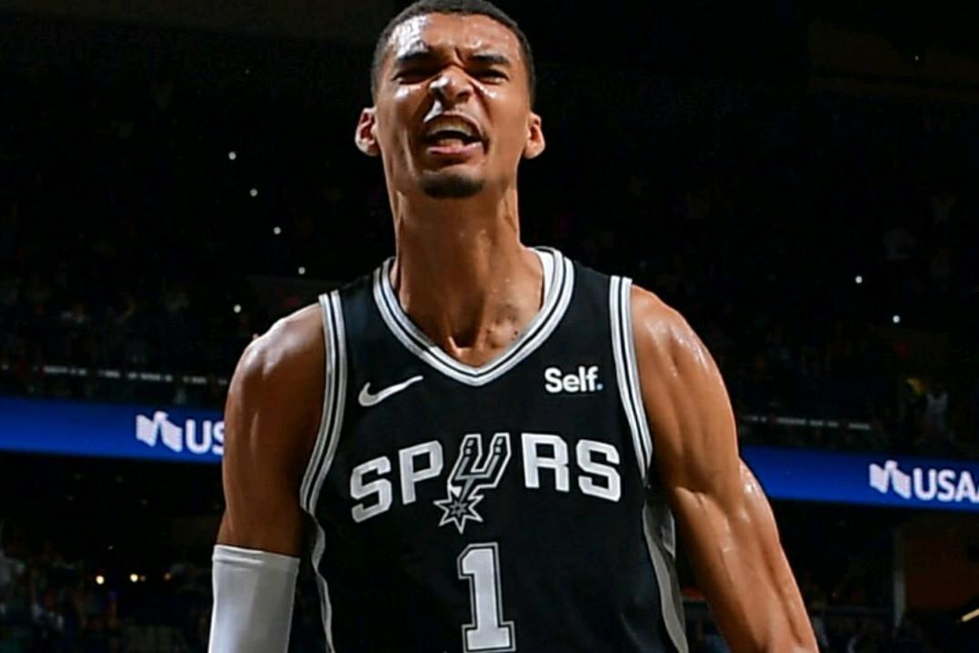 汗都没出一点点儿：外星人文班亚马又交了一份怪物级别的数据答卷：在马刺客场25