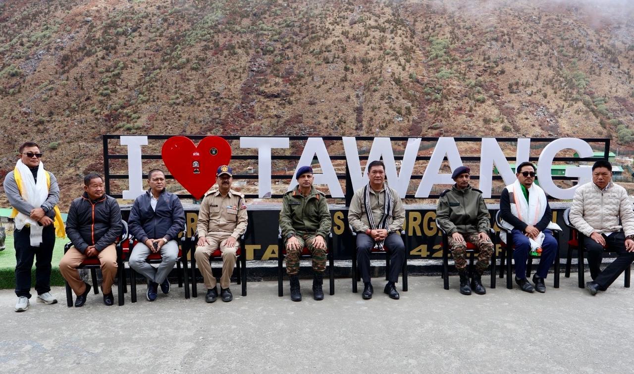 给大家认识一下伪阿邦（即中国藏南）首席部长PemaKhandu（音译：佩玛·坎