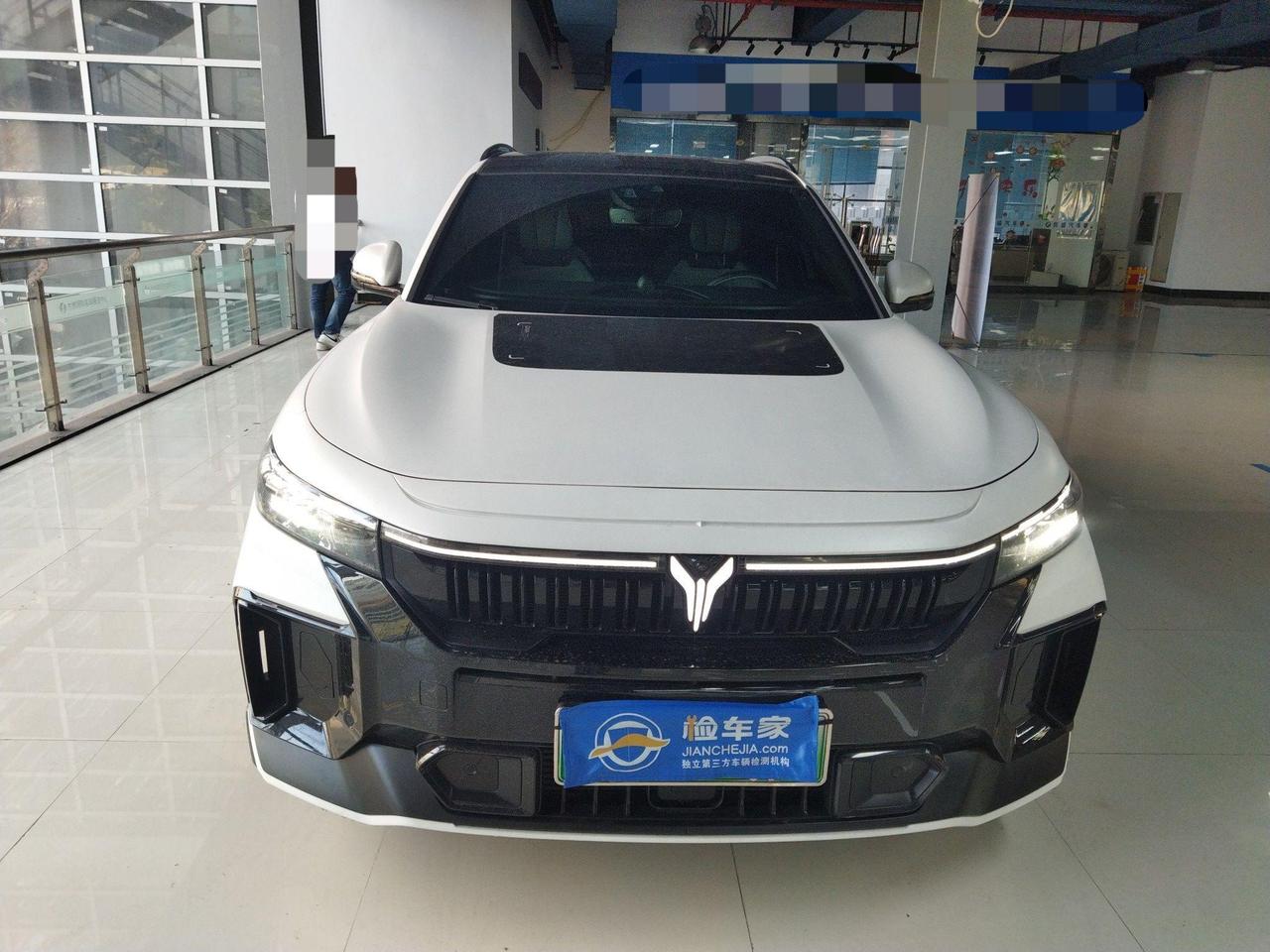 新车落地30多万，才开1万公里就只卖8万，二流新能源掉价真的惨！前两天验了一台