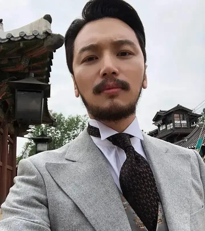 少时Tiffany突然官宣：姐要嫁了！评论区直接刷起“绿卡安排上”，毕竟美