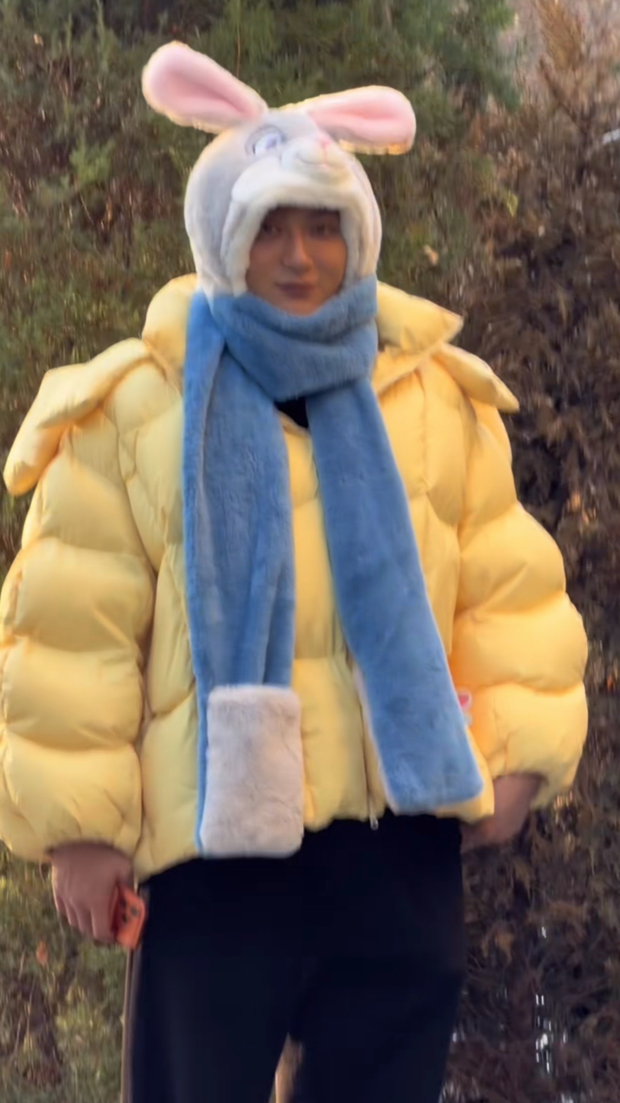 王鹤棣问黄子韬结了婚真的会幸福肥吗哈哈，应该问黄子韬现在还会跳《咆哮》吗