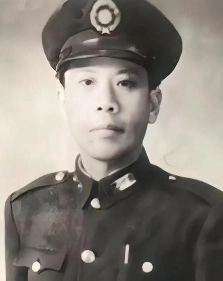 碾庄之战的尾期，黄百韬对机要参谋说，给你最后一个连，你突围出去告诉杜长官和刘总，