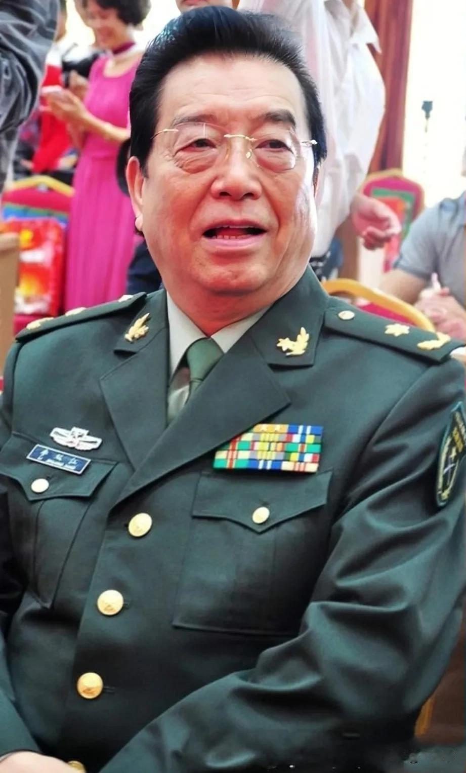 陈佩斯评价歌唱家李双江:我17岁在内蒙当兵，那时候李双江名气很大了，来部队演出，