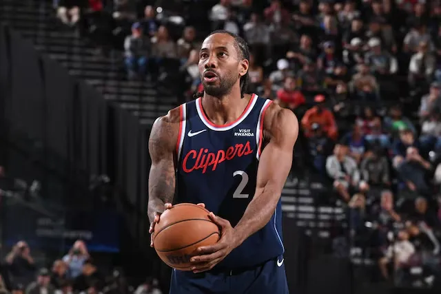 0.4s时间有这么长?今天快船VS步行者的比赛最开始巴图姆发球，马瑟林被犯规