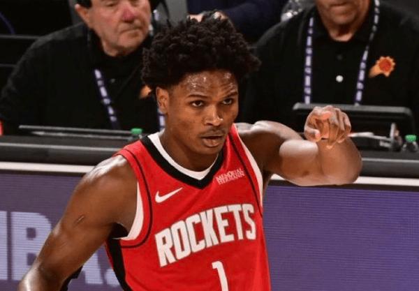 我来说说为啥谢泼德现在回落了赛季初谢泼德打挡拆对面中锋全在蹲坑，没人针对他，