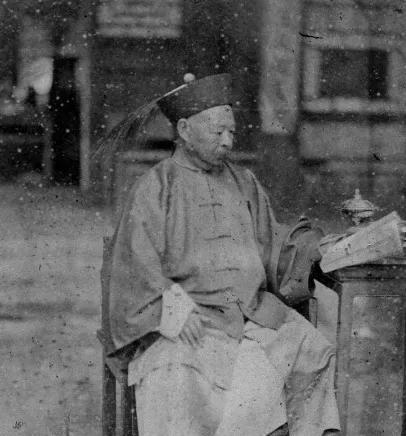 1875年，李鸿章说：新疆那不毛之地，不要就不要了！左宗棠大怒：166万平方公里