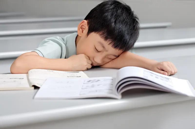 人懒是最大的祸我觉得，此言实在。以孩子教育为例，复旦教授指出，9