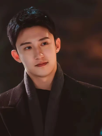 相由心生是真的，一个人的精气神藏不住​​都说相由心生，这话一点不假。一个人的