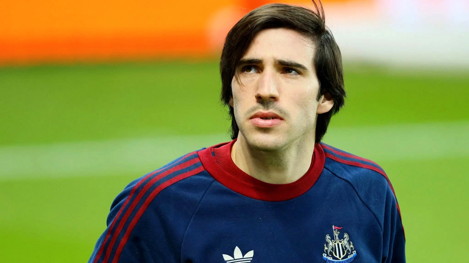 记者表示，意大利国脚托纳利与纽卡斯尔有一项君子协议。如果球队无缘欧冠、欧联和欧