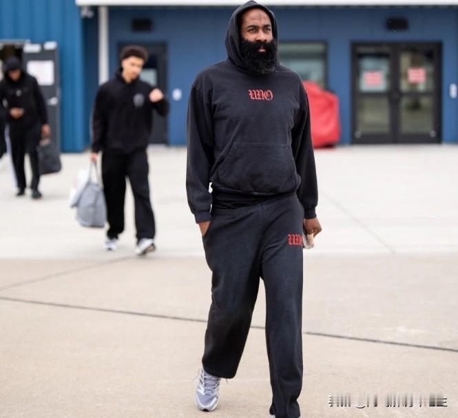 大鱼来了！2026NBA休赛期或将被交易的五大球星！1:伦纳德小卡本赛季在快