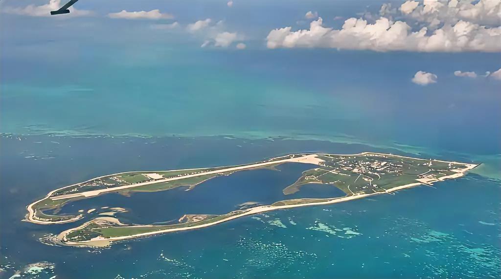 我国防部发言人关于“斩首”的话音刚落，解放军监侦无人机马上进入东沙岛“领空”，而