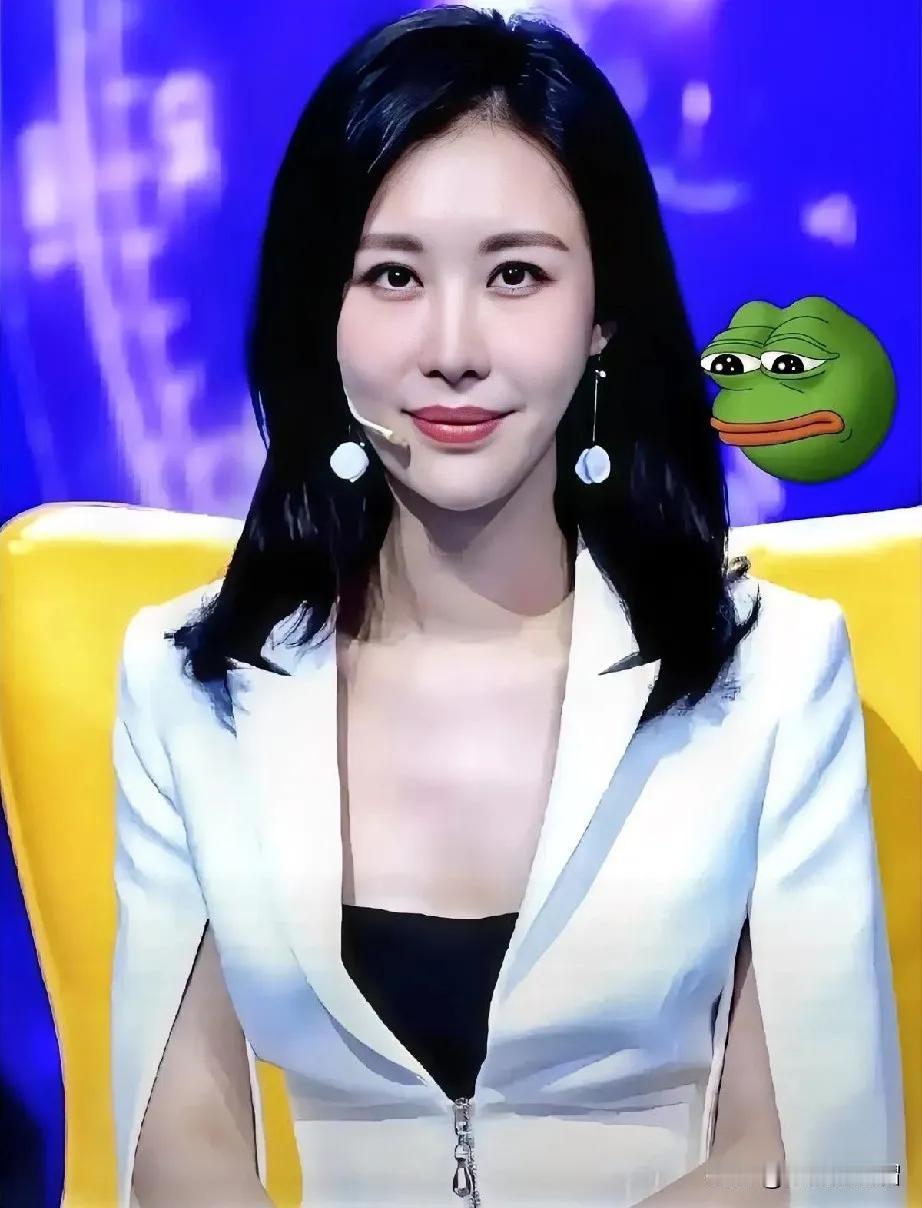 这一手，才叫真正的顶级掠食者。没回嘴，没发律师函，王石直接在工商变更里，把田朴