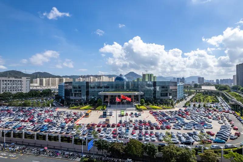 吉利、长城、比亚迪谁更出色，得从多方面看。从销量上，比亚迪一骑绝尘，10月销售4