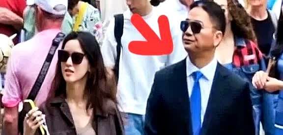 刘强东这个人完全经不起细究因为仔细一查，就会发现，他这个人实在是