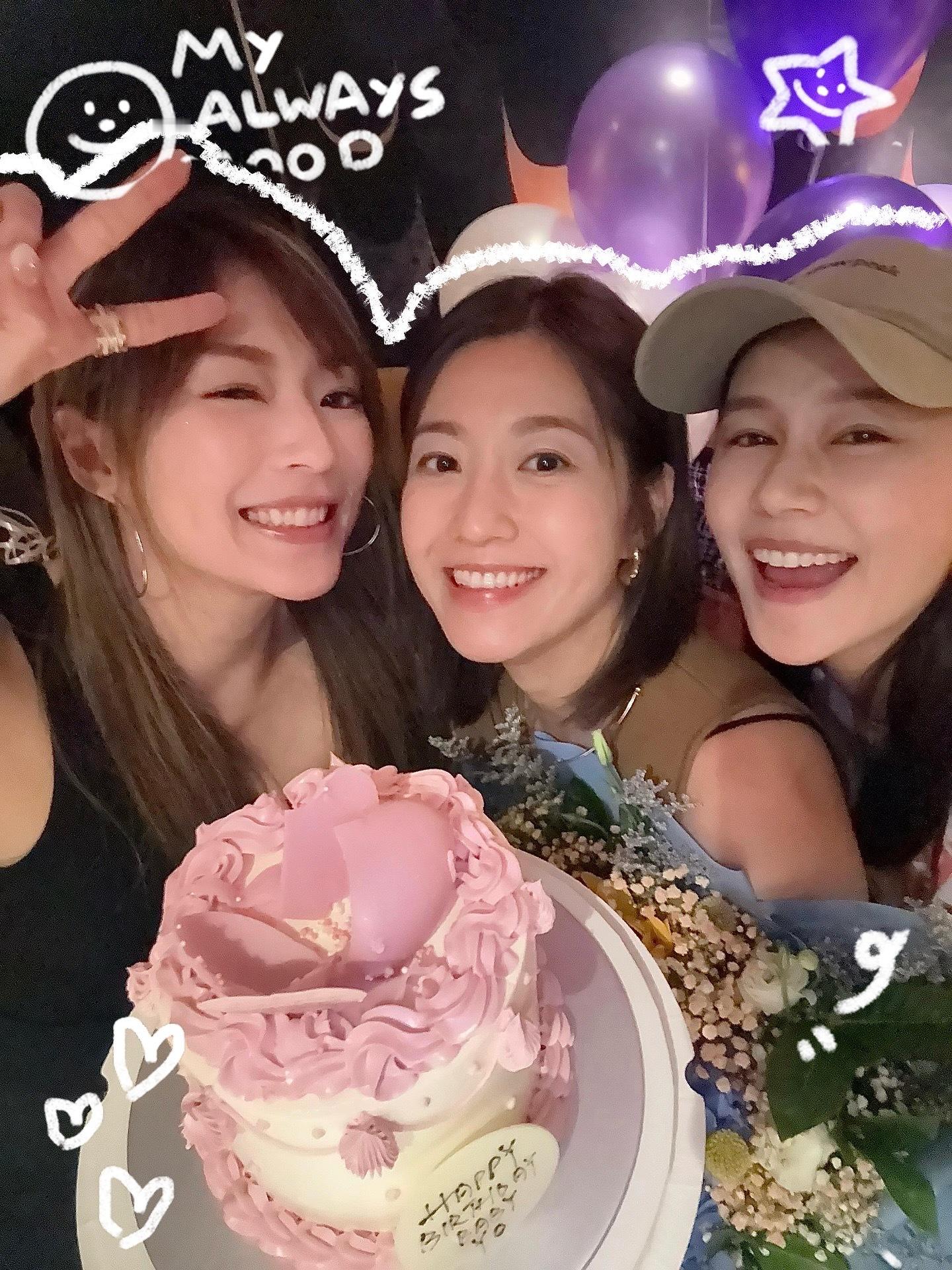 黄翠如和连诗雅给陈自瑶庆生🎈🎂​​​