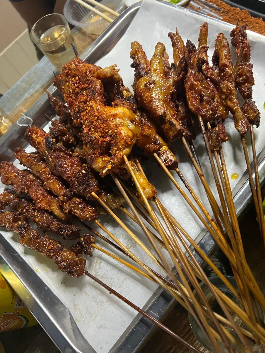 四川小县城雅安石棉县越是小地方，好吃的东西越多，毕竟大多数年轻人都离乡了，能