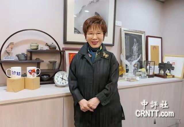 中国国民党前主席洪秀柱表示，现任国民党主席郑丽文上任一个多月，确实让外界感觉到国