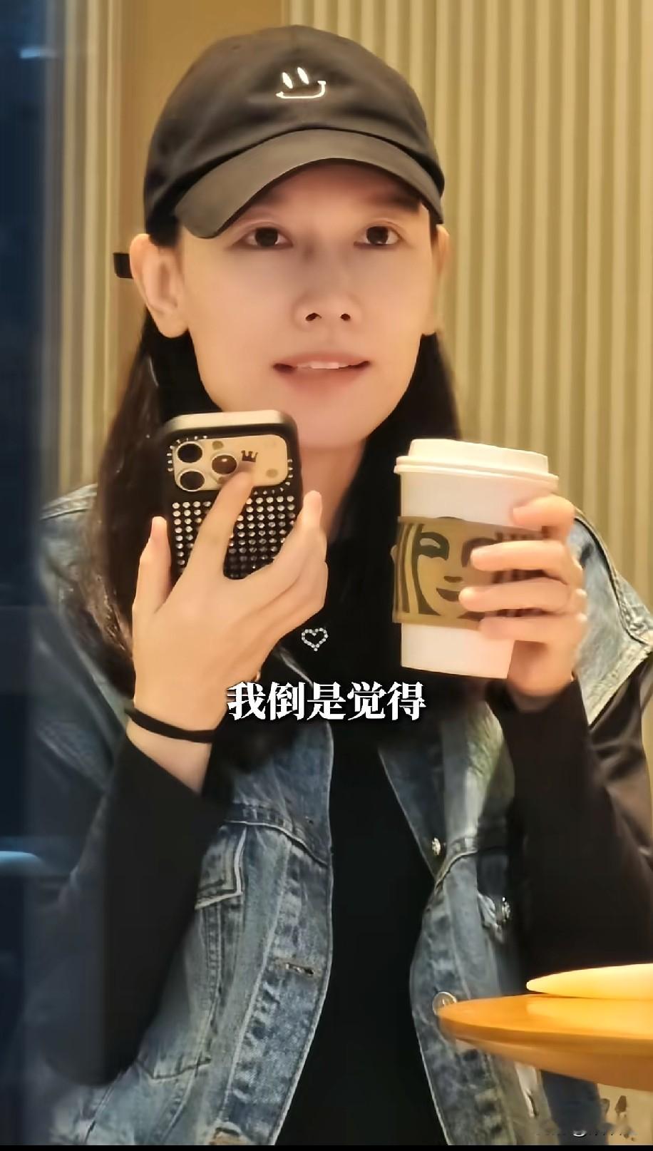 孙骁骁的状态好好呀如果没看到肚子完全看不出来怀孕对于粉丝希望她能快点复出孙骁骁坦言很享受现在的生活孙
